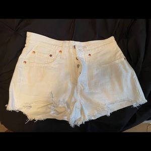 White Levi 501 high rise shorts size 26 - never worn!